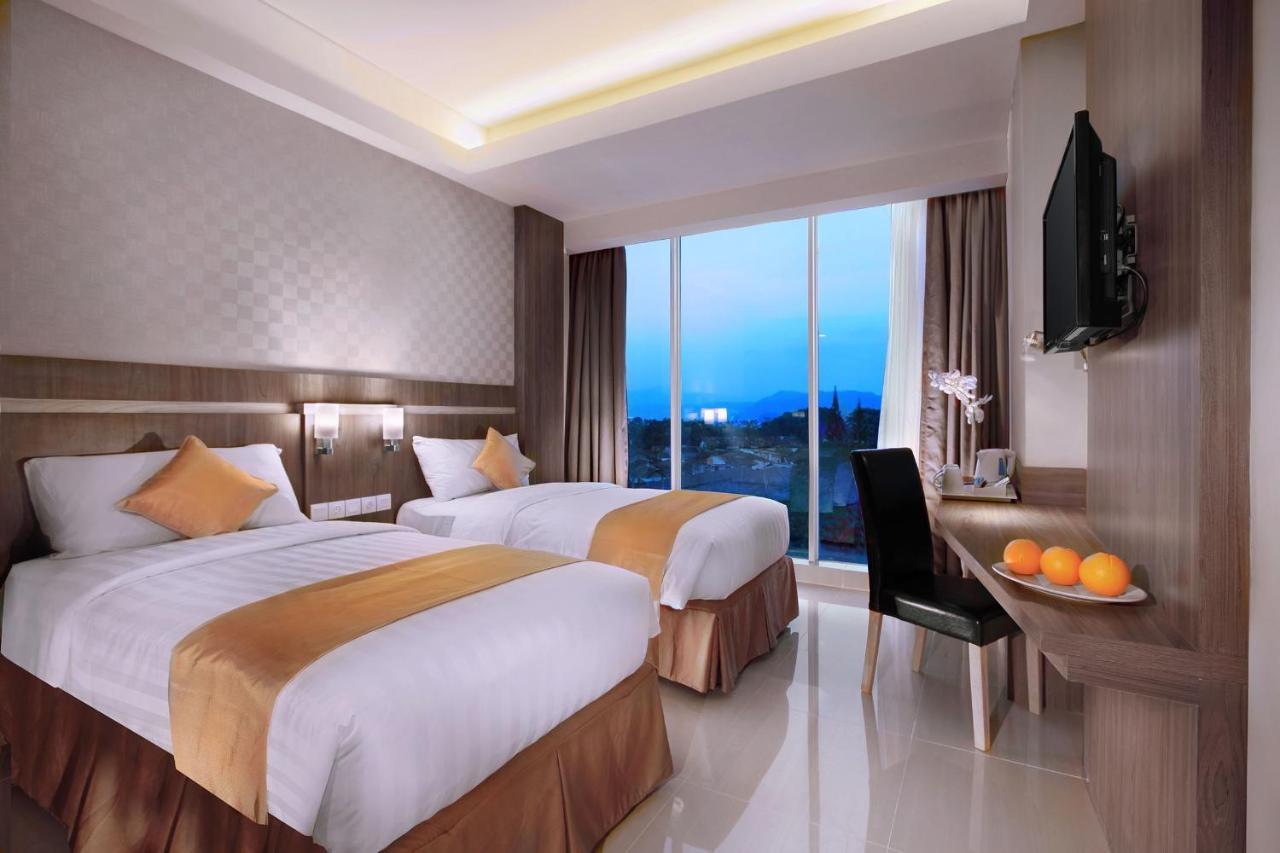 Aston Lampung City Hotel Bandar Lampung Exterior foto