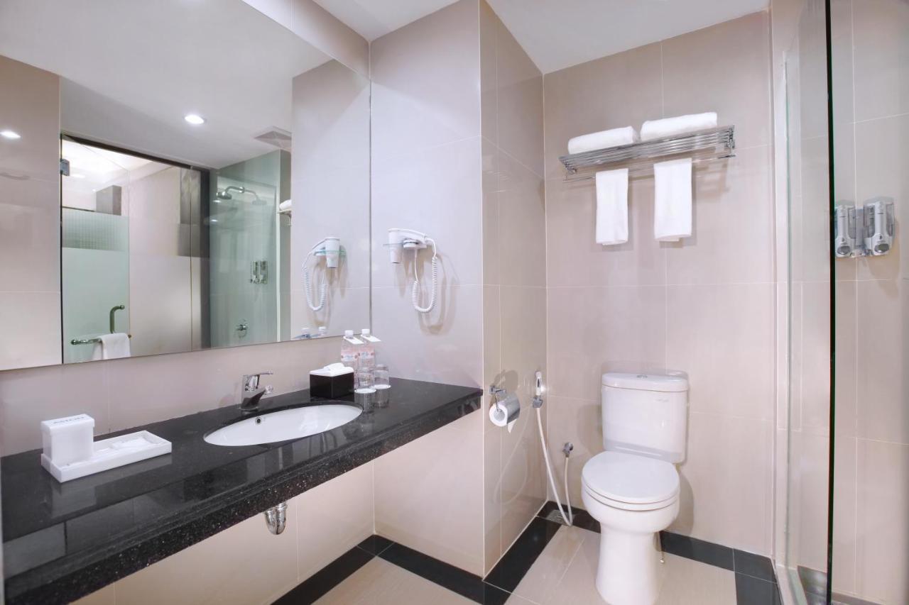 Aston Lampung City Hotel Bandar Lampung Exterior foto