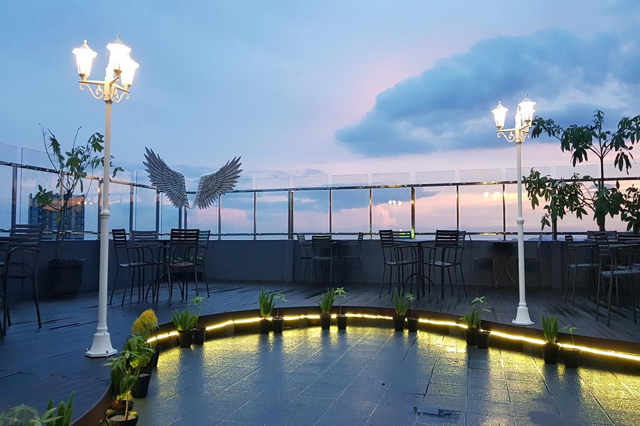 Aston Lampung City Hotel Bandar Lampung Exterior foto