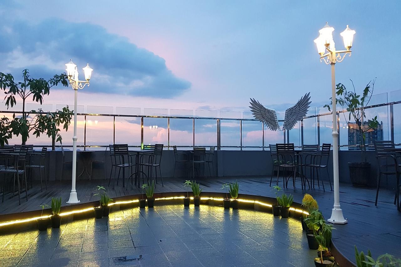 Aston Lampung City Hotel Bandar Lampung Exterior foto